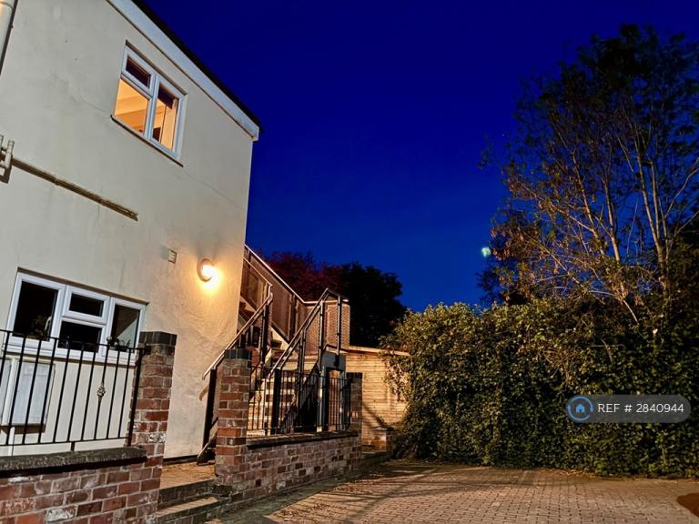 1 bedroom flat in Whitecross Road, Hereford, HR4 (1 bed) (#2840944)