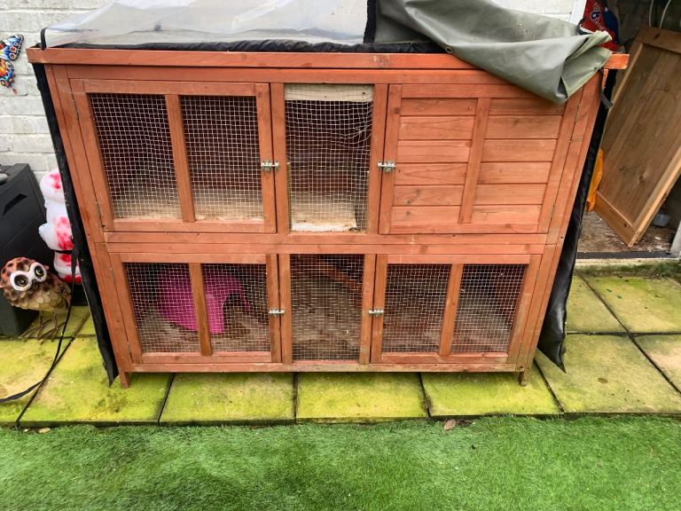 Double storey rabbit hutch