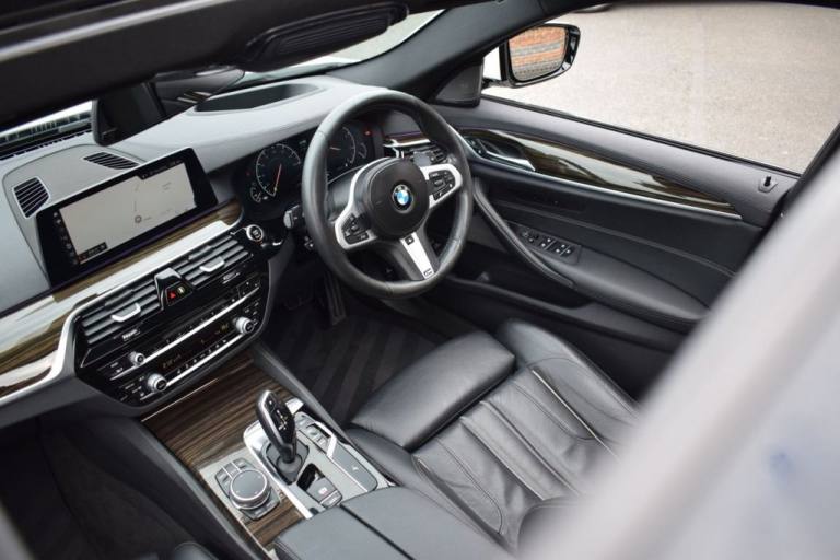 2018 Y BMW 5 SERIES 3.0 530D M SPORT TOURING 5DR DIESEL AUTO EURO 6 (S/S) (265 P