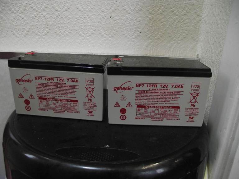 2NP7-12FR 12V batterys