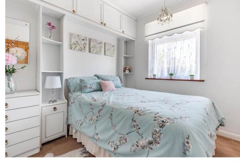 Single Person for double bedroom at Welling