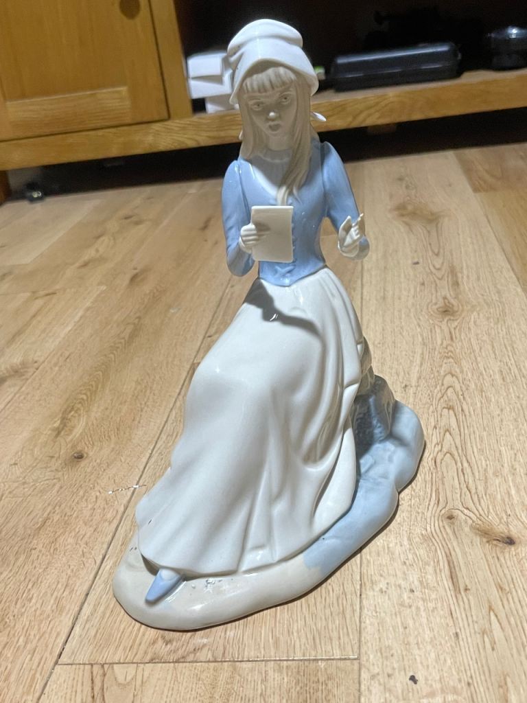 Porcelanas Miquel Valencia Figurine – Good Condition