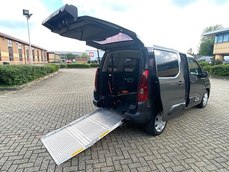 2020 Citroen Berlingo 1.5 BlueHDi 100 Feel M 5dr MPV Diesel Manual