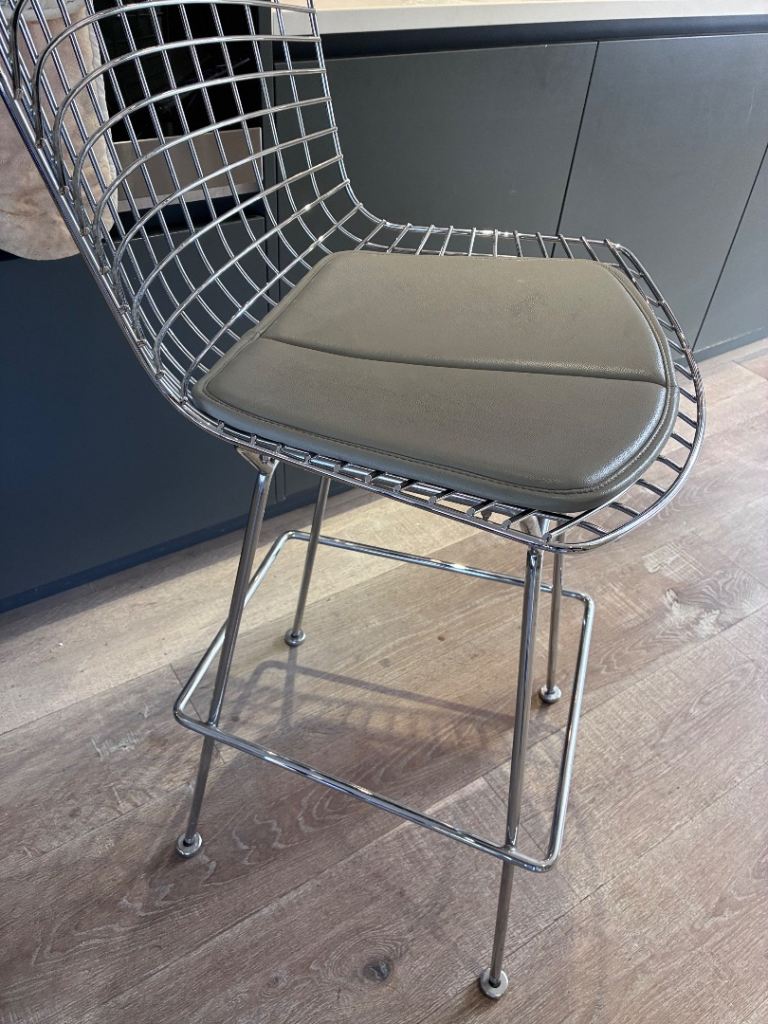 2 x kitchen bar stools