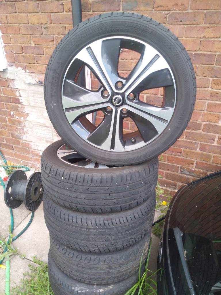 Nissan leaf Alloy wheel 17" with Tyre's 2017 to 2024 