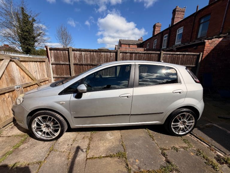 Fiat, PUNTO EVO, Hatchback, 2011, Semi-Auto, 1368 (cc), 5 doors