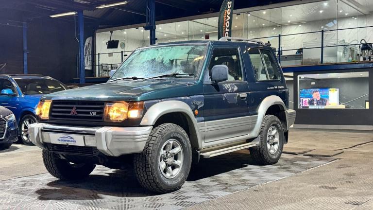  Mitsubishi Shogun 3.0 V6 24v GLS SUV 3dr Petrol Manual (318 g/km, 178 bhp) Petrol Manual