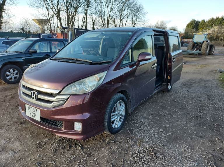 Honda Stepwagon Spada Model 2007 2.0 petrol - Reliable family MPV