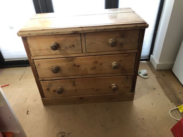 Chest of drawers