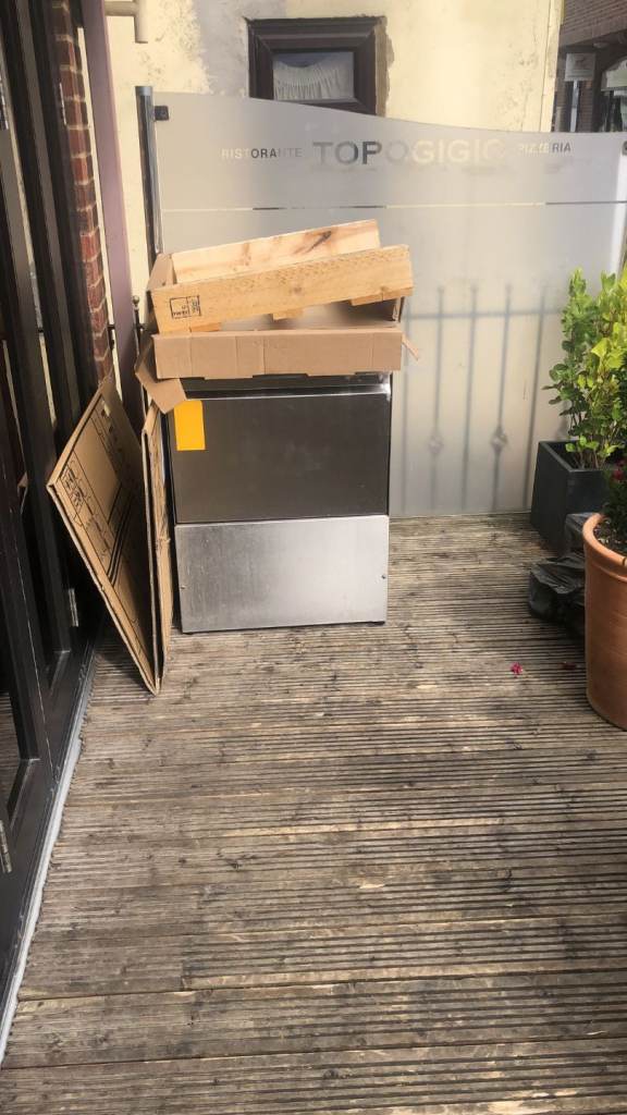 Free commercial dishwasher (broken door catch)