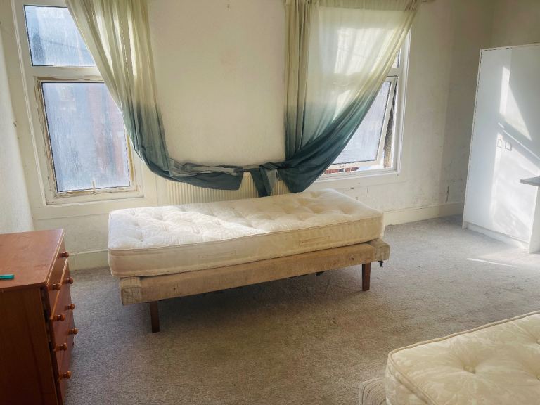 Shared room for rent