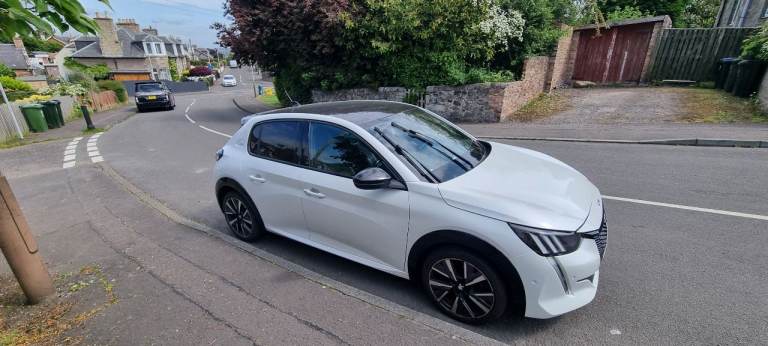 Peugeot GT , 208, Hatchback, 2022, Manual, 1199 (cc), 5 doors
