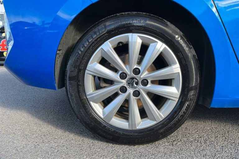 2022 Vauxhall Astra 1.2 Turbo 130 Design 5dr HATCHBACK PETROL Manual