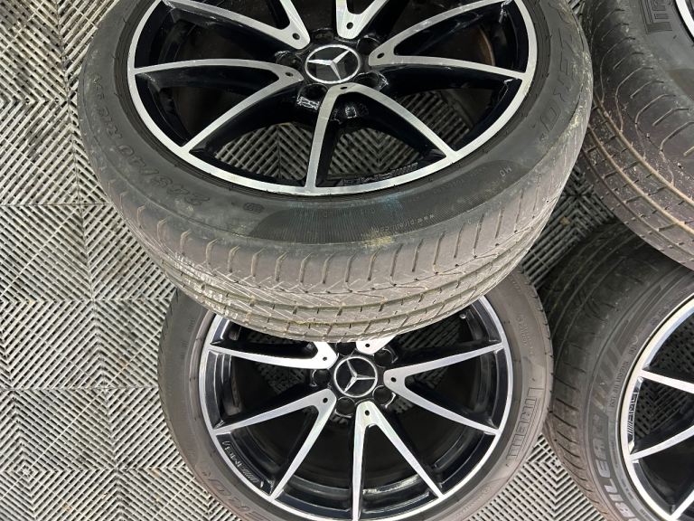 GENUINE MERCEDES C63s AMG SILVER ALLOYS - Rears 285/35 ZR18 & Fronts 245/40 R18 ✅