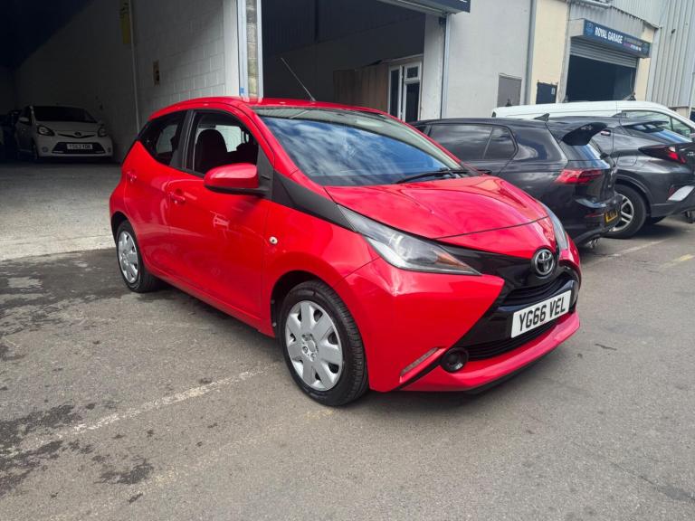 2016 Toyota AYGO 1.0 VVT-i X-Play 5dr HATCHBACK PETROL Manual