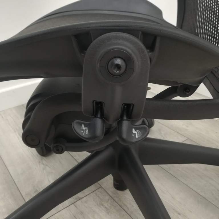 Herman Miller Aeron, Size B In stock now 