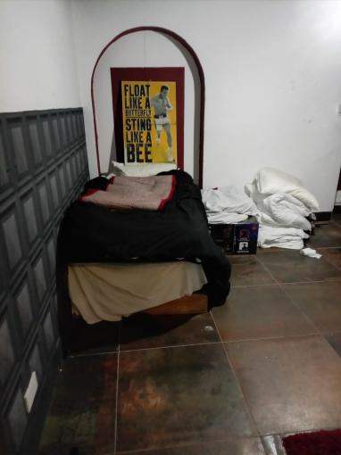 Room in 2 bed flat all inc 800 a month on the beach