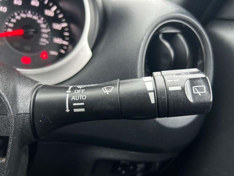 2017 Nissan Juke 1.2 DIG-T N-Connecta SUV 5dr Petrol Manual Euro 6 (s/s) (115 ps) SUV PETROL Manual