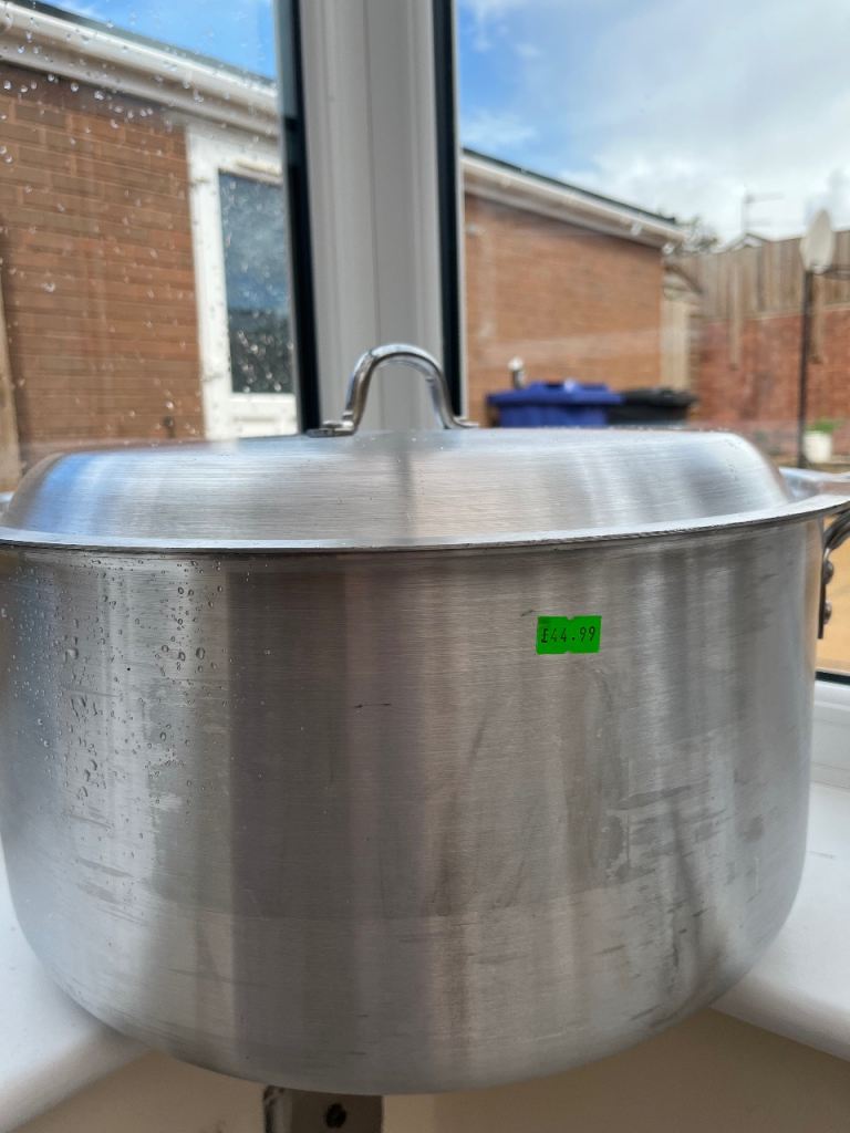 Large Silver Metal Cooking Pot with Lid – Good Condition - Large Pateela 