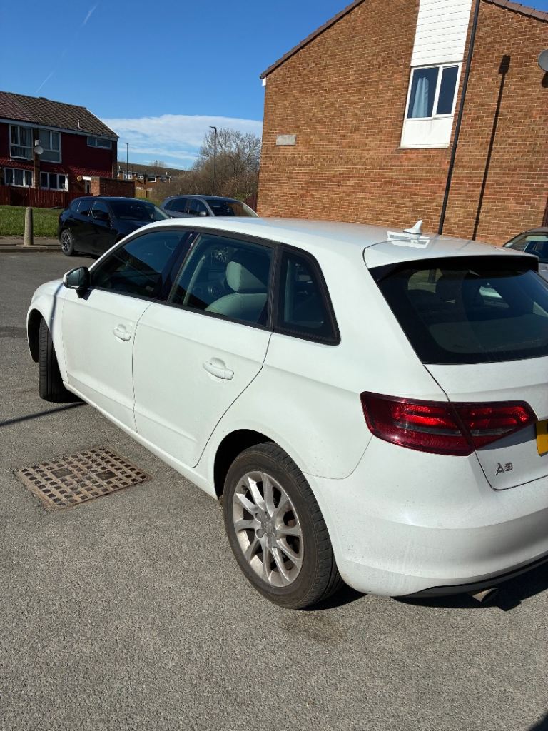 Audi, A3, Hatchback, 2014, Manual, 1598 (cc), 5 doors