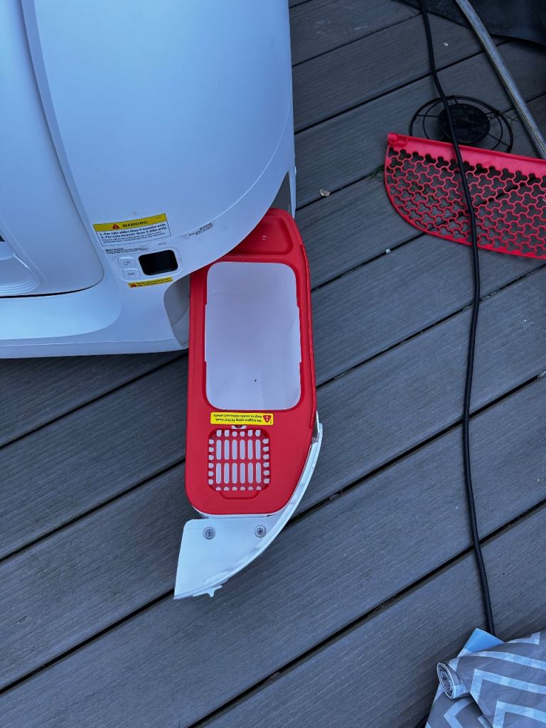 PETKIT PURA max self cleaning litter box. 