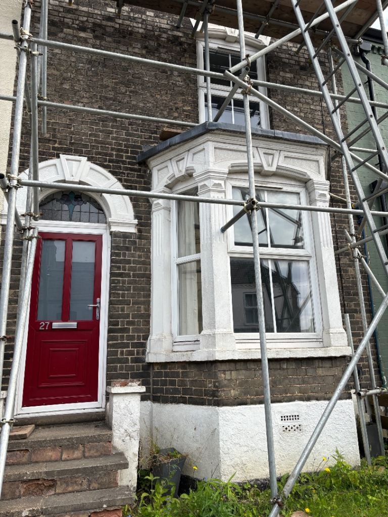 ATTRACTIVE 3 BED HALL ENTRANCE HOUSE FOR RENT IN NR3