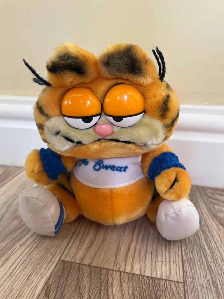 Sporty Garfield cuddly soft toy