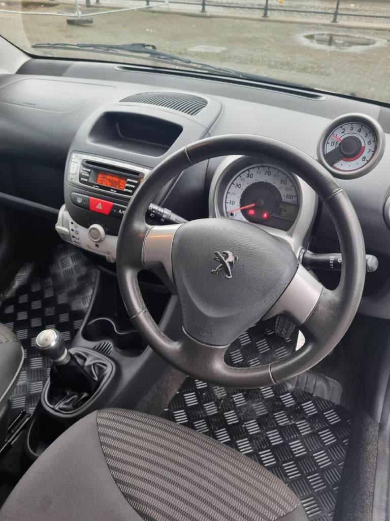 Peugeot 107 allure 1.0 5dr, 1 owner fmdsh, long mot,60+mpg,£20 tax,bargain