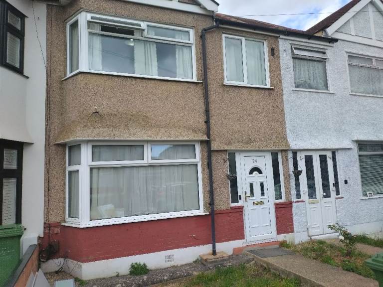 3 Bed House, Garden, 2 Reception, Chadwell Heath - Geneva Gardens, RM6 6SP Family Home
