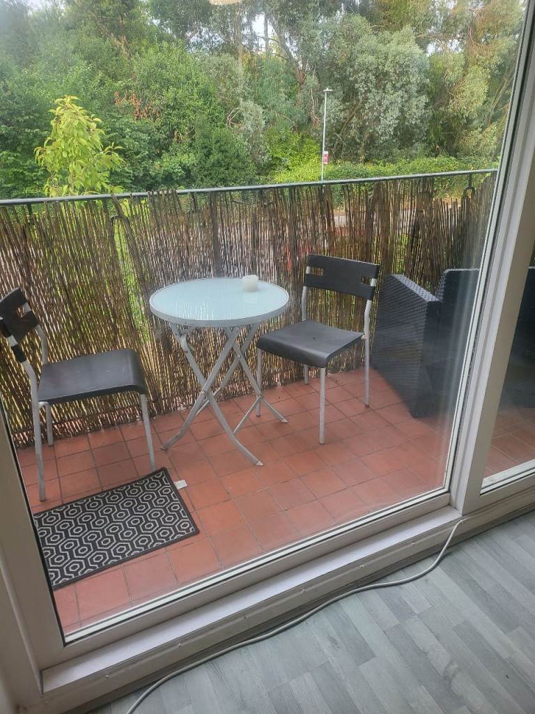 2 bedroom furnished first floor flat for rent.