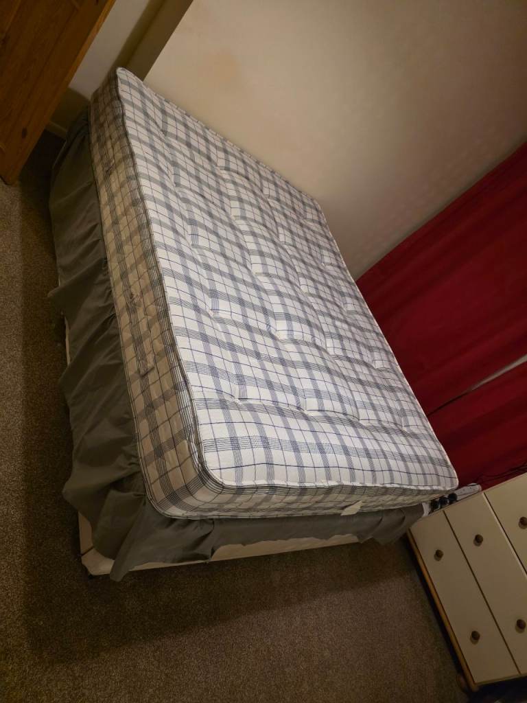 ** FREE ** King Size Divan Bed ** Free'