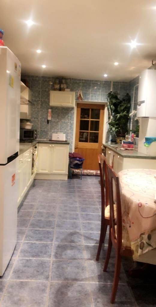 AVAILABLE !!! (Professional ONLY) ..CLEAN ENSUITE DOUBLE ROOM IN WALTHAMSTOW, E17 4JR FOR £797pcm