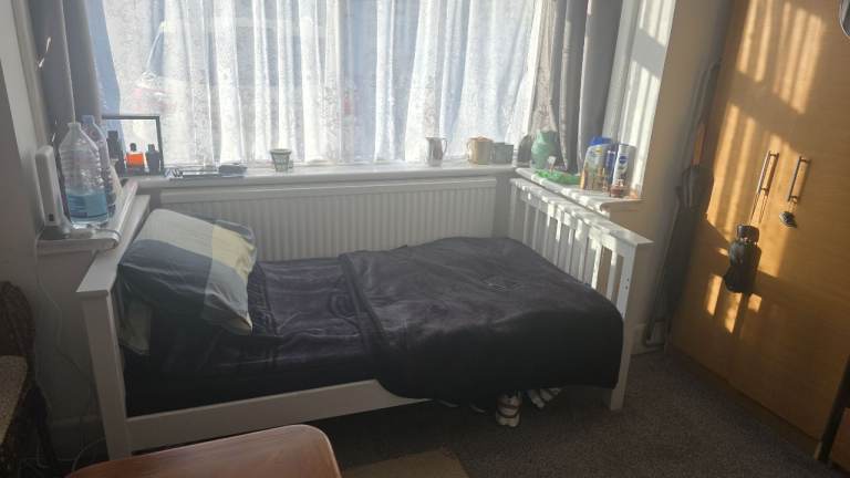 Twin/Double room to rent in Romford