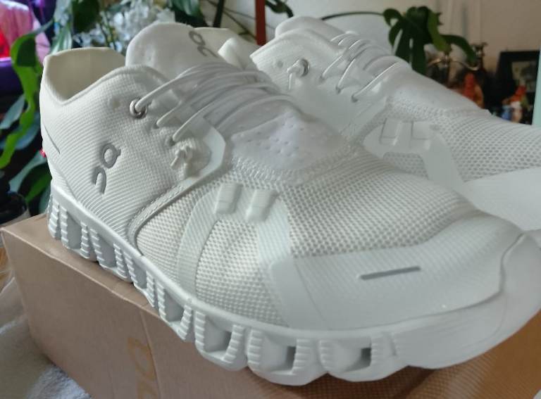 New QC On Running Cloud 6 Mens Trainers UK9.5