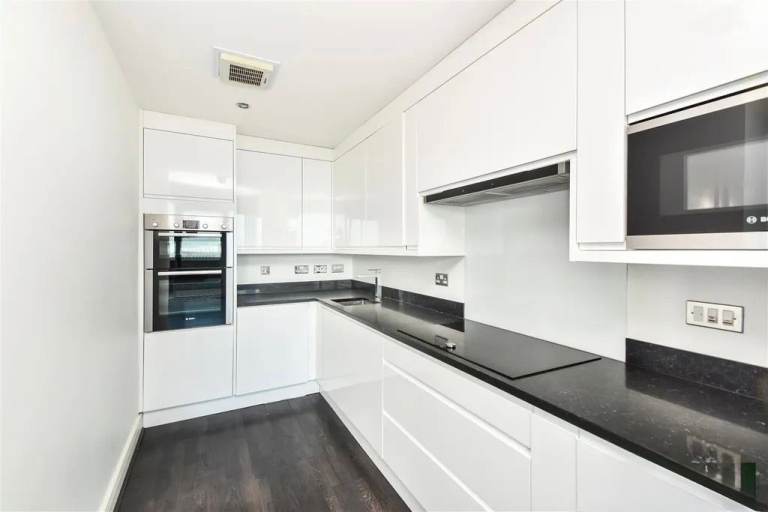 ✨ Exceptional Luxury 2 Bed 2 Bath Apartment – Available Now – Company Lets Welcome ✨