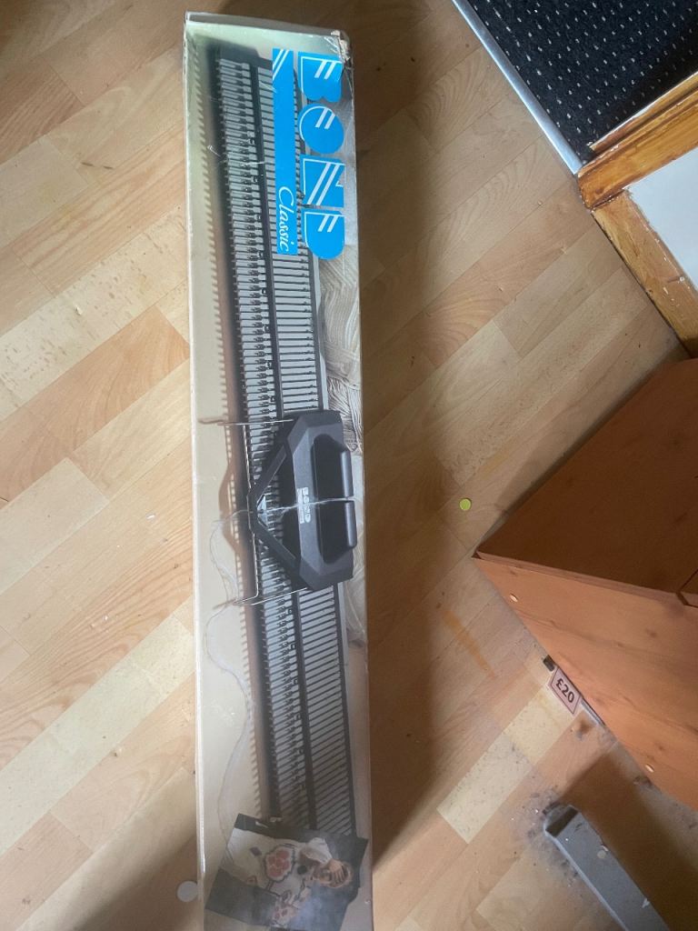 Eze bond  Classic Knitting Machine – Good Condition, In Box