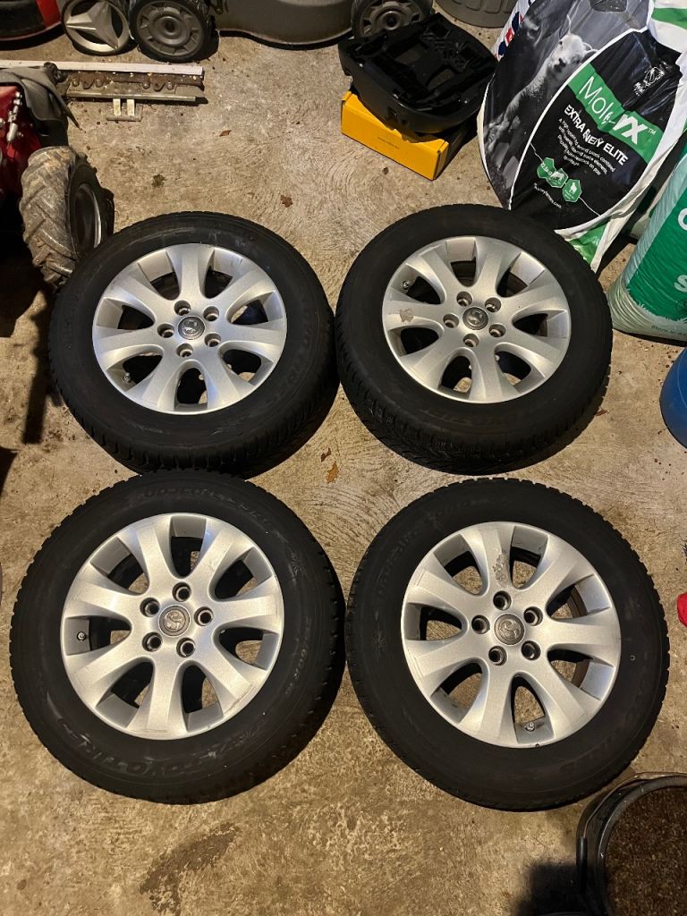 Set of 4 Toyo Winter Tyres 215/60 R16 + Alloy Rims – Good Tread – Rear/Front Fit Vauxhall Astra