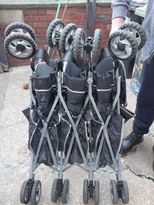 Triple pushchair