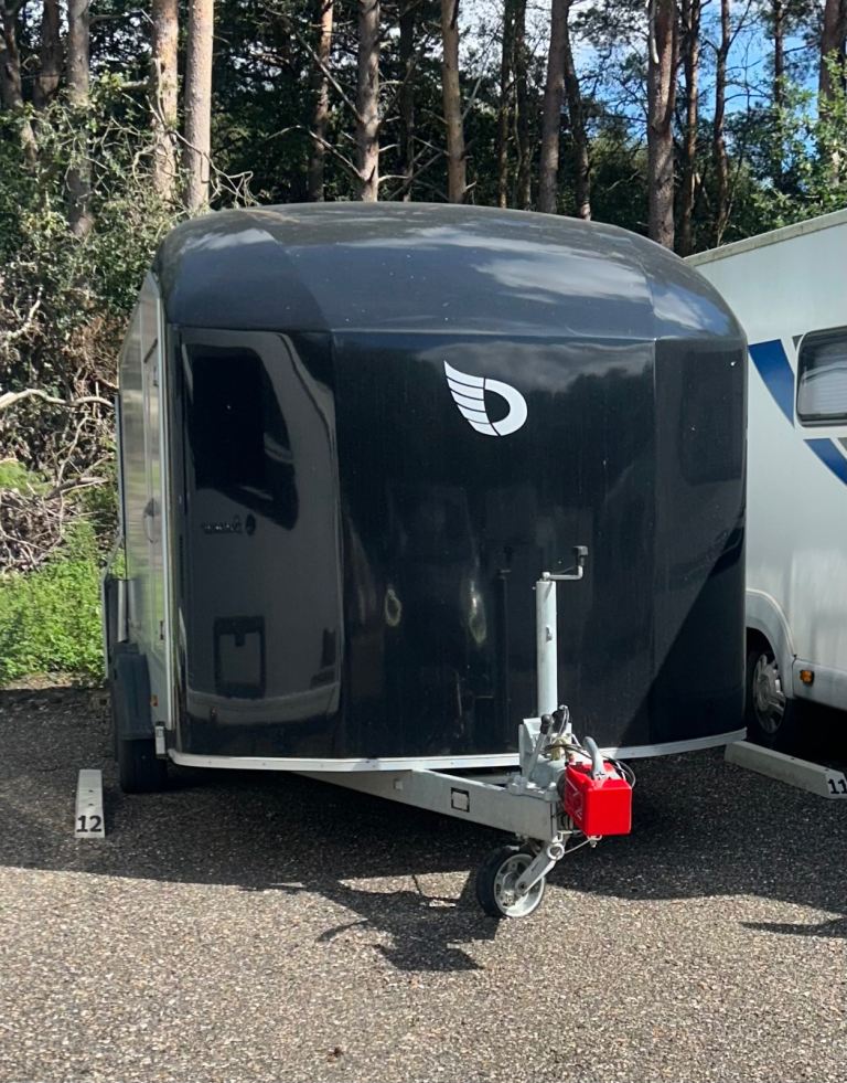 Debon C1000 car trailer 