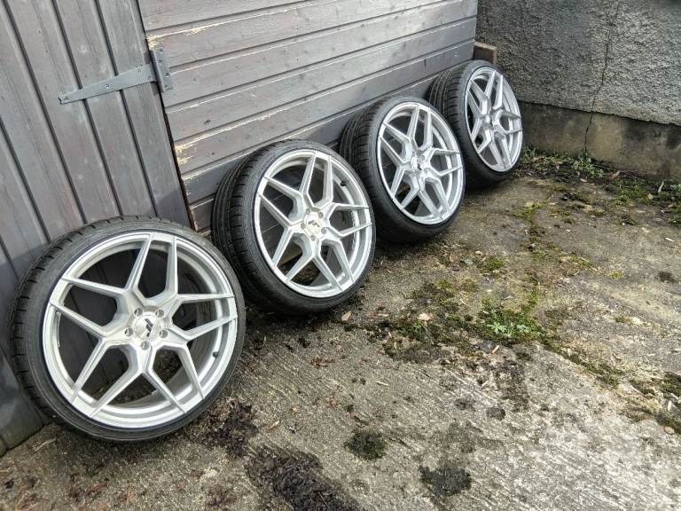 Alloys near new with brand new tyres 