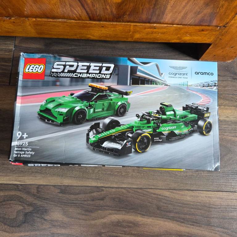 76925 Lego Aston Martin Double Pack Brand New