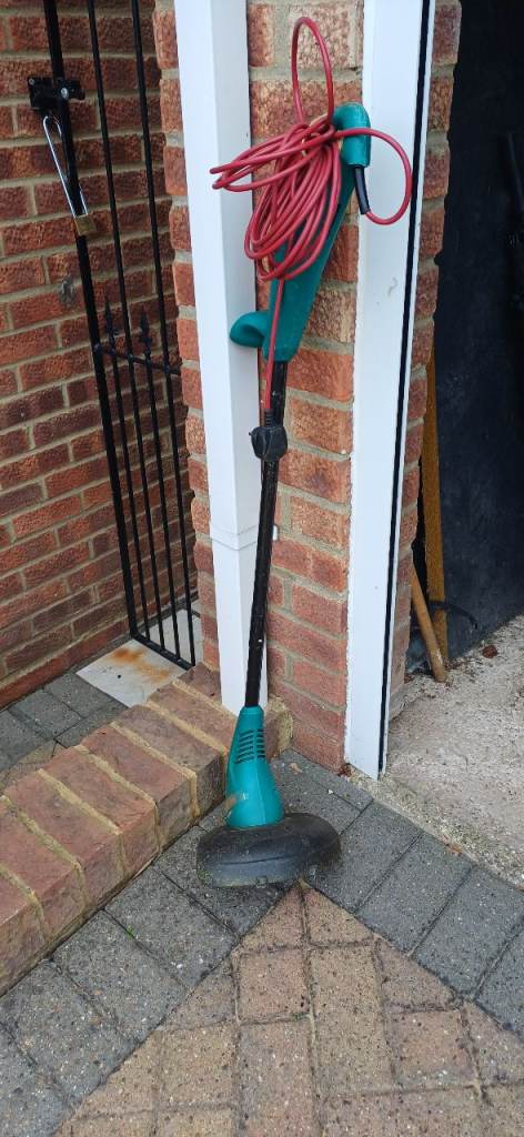 Bosch Electric Grass Trimmer – Good Condition