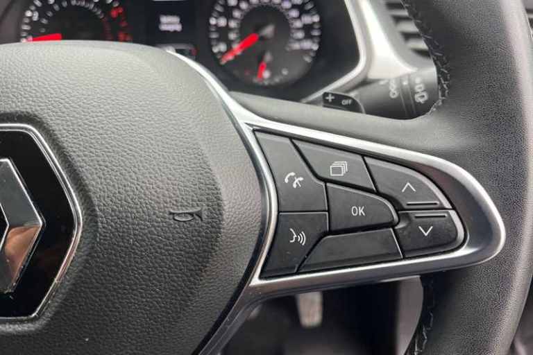 2021 Renault Captur 1.3 TCe (140 PS) Iconic 5 Door Petrol SUV Automatic SUV Petrol Automatic