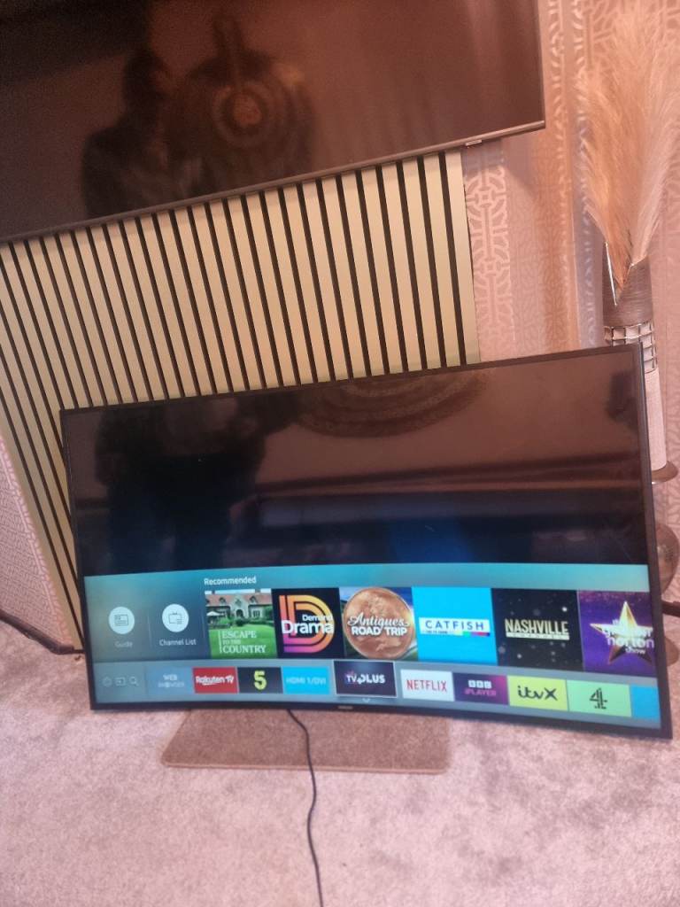 SAMSUNG 55 INCH 4K CURVE SMART TV 