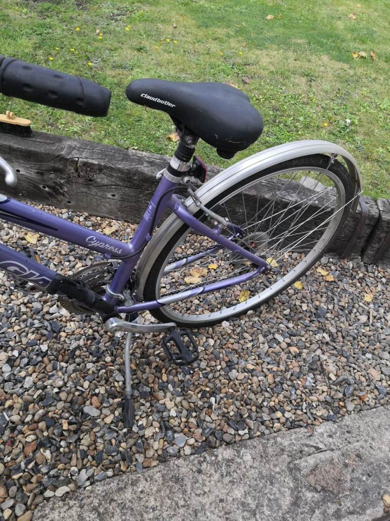 Ladies giant Cypress 18 speed bike