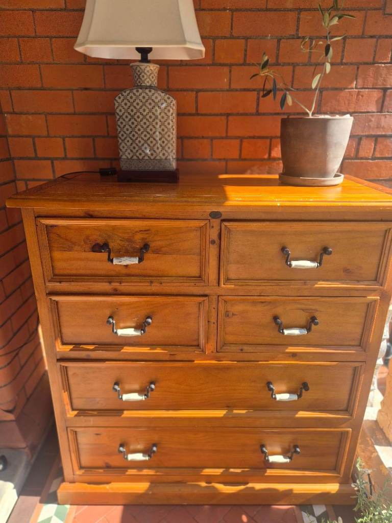 Lovely Solid Wood Chest of Drawers with Ceramic Handles