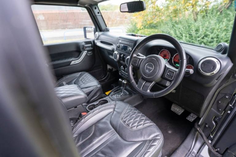 2013 Jeep Wrangler 2.8 CRD Sahara SUV 4dr Diesel Auto 4WD Euro 5 (197 bhp) CONVERTIBLE Diesel Aut...