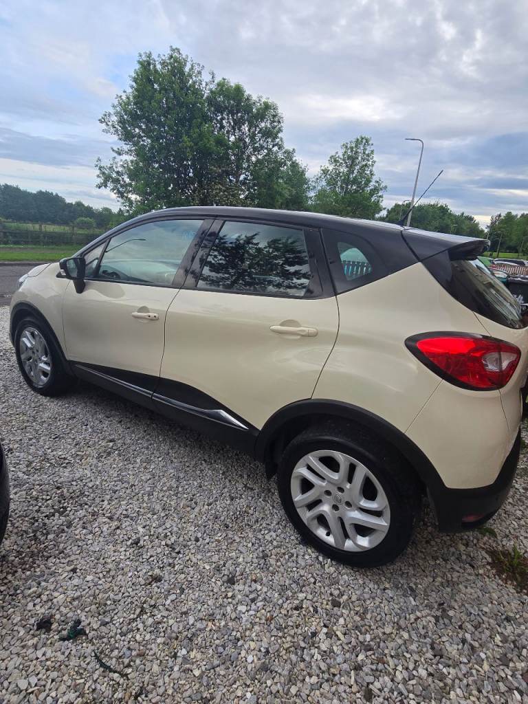 Renault, CAPTUR, Hatchback, 2015, Manual, 898 (cc), 5 doors