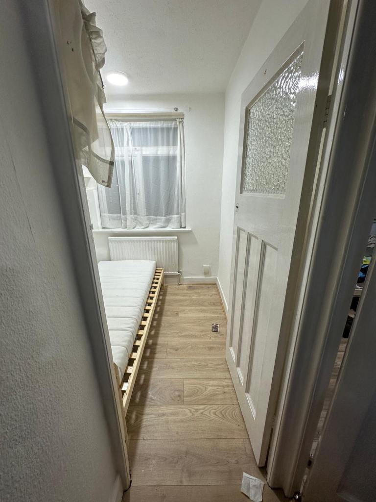 Box room to rent in Kingsbury 