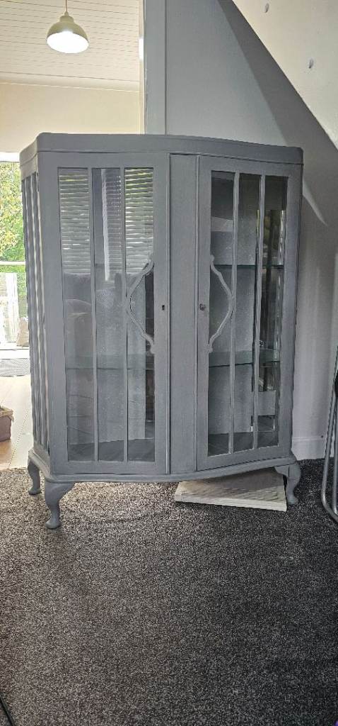 Grey Display Cabinet with Glass Shelves – Good Condition